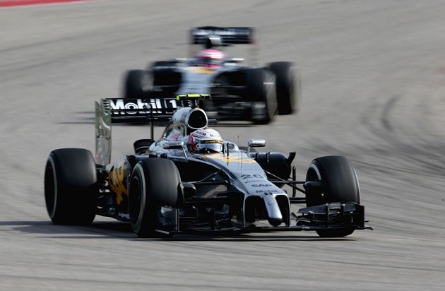 Gambar Foto Pembalap McLaren-Mercedes Kevin Magnussen
