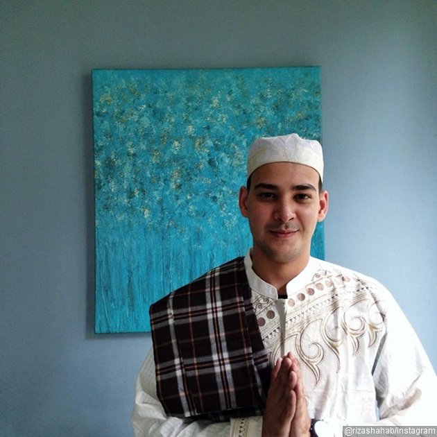 Gambar Foto Riza Shahab Terkenal Sejak Berperan Sebagai Fahri dalam Sinetron 'Cerita SMA'