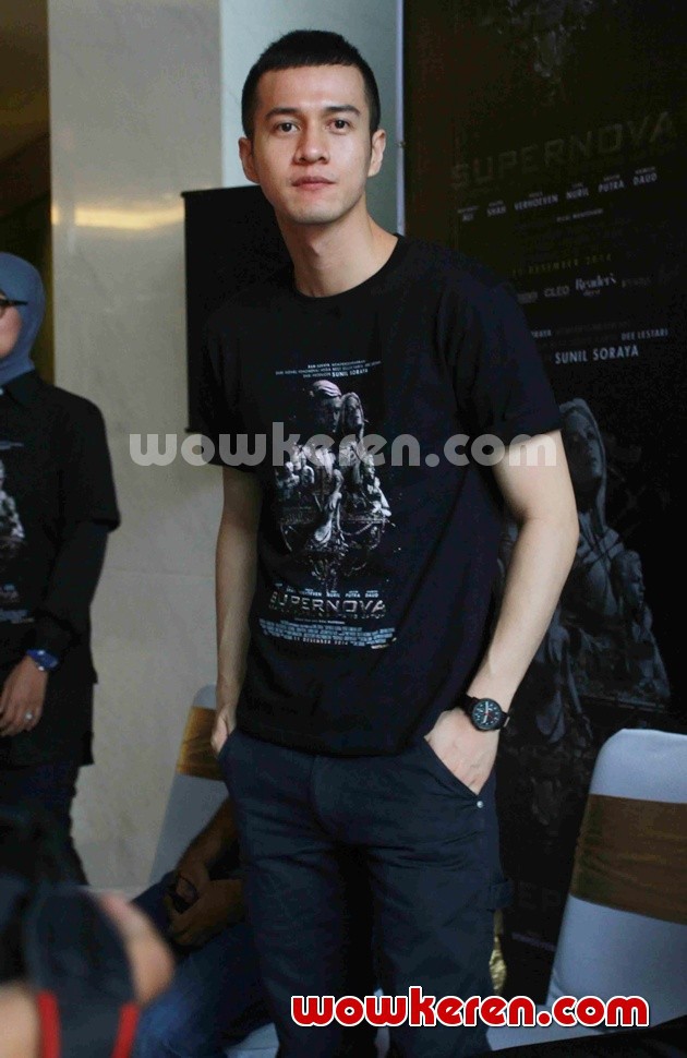 Gambar Foto Herjunot Ali Hadir di Jumpa Pers Film 'Supernova'