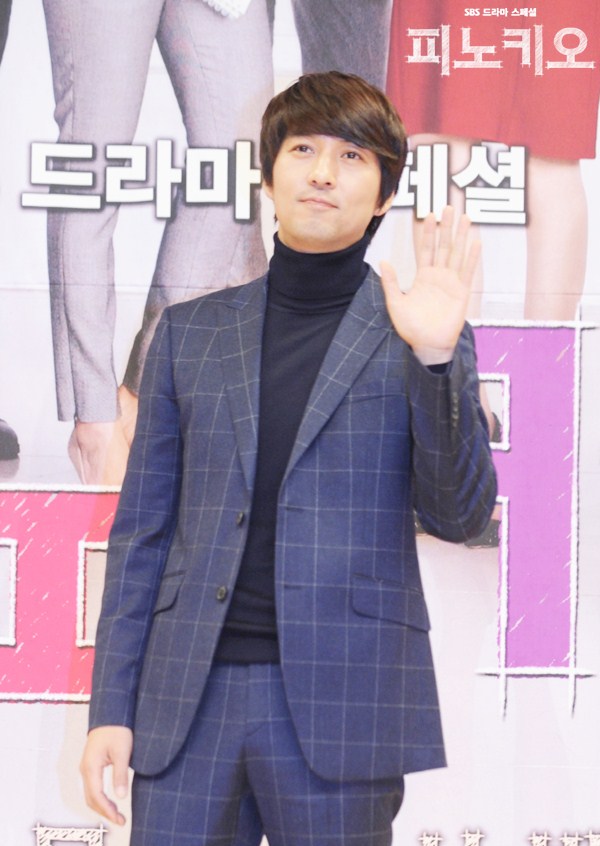 Gambar Foto Lee Pil Mo Berperan Sebagai Hwang Gyodong