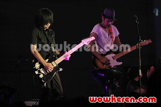 Gambar Foto Slank di Konser 'Revolusi Bunga Generasi Wangi'