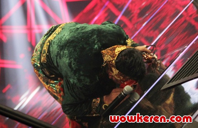 Gambar Foto Rismawanda Sujud Syukur Setelah Dinobatkan Sebagai Pemenang