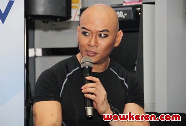 Gambar Foto Deddy Corbuzier Saat Jumpa Pers Seusai Grand Final 'IMB' 2014