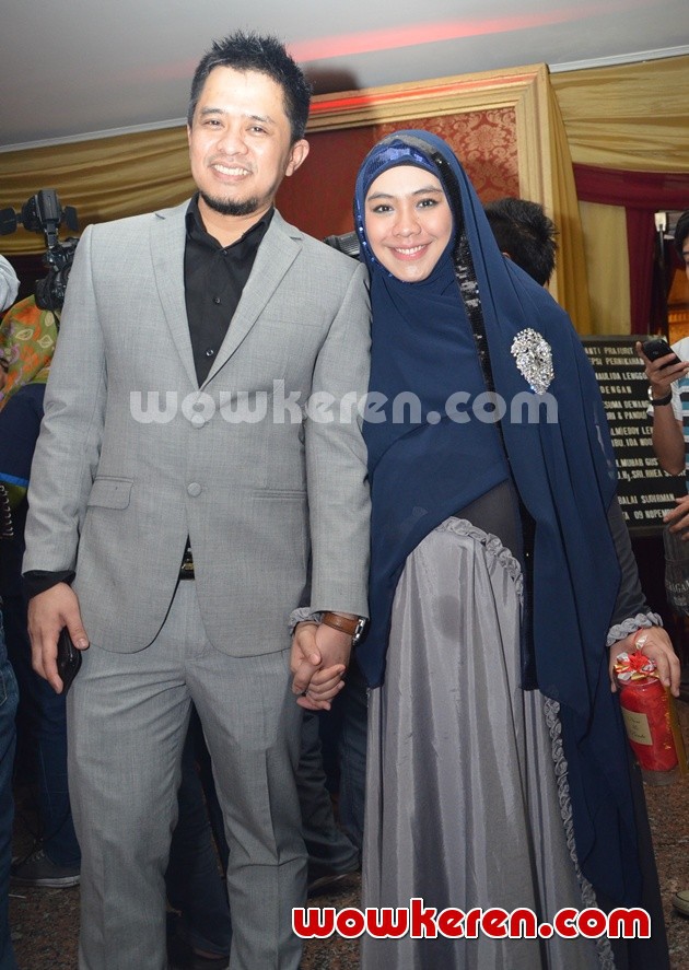 Gambar Foto Oki Setiana Dewi Hadiri Resepsi Pernikahan Nuri Maulida dan Pandu Kesuma Dewangsa