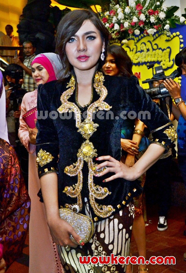 Gambar Foto Vicky Shu Hadir di Resepsi Pernikahan Nuri Maulida dan Pandu Kesuma Dewangsa