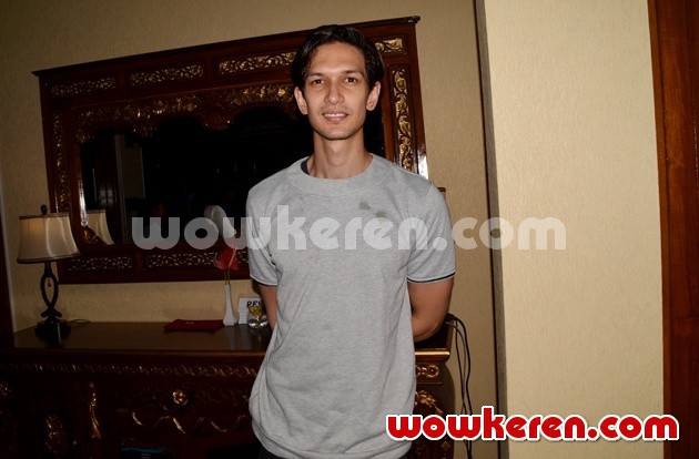 Gambar Foto Dimas Beck dalam Acara Syukuran Ulang Tahun BBB ke-8