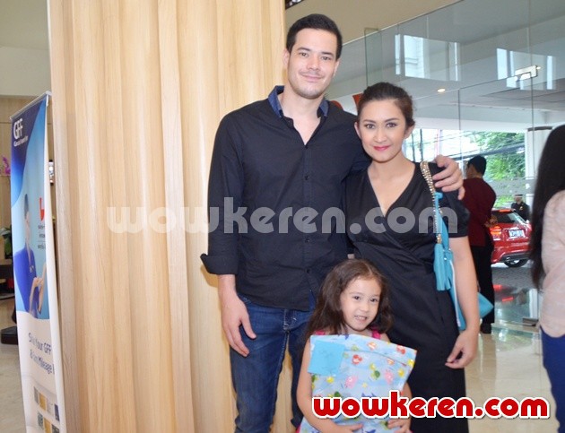 Gambar Foto Zack Lee dan Nafa Urbach di Perayaan Ulang Tahun Anak Titi Kamal dan Christian Sugiono