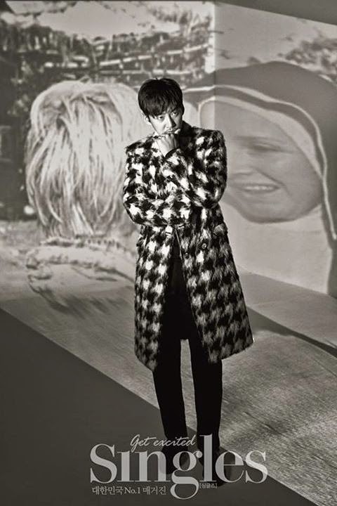 Gambar Foto Yoon Kye Sang di Majalah Singles Edisi November 2014