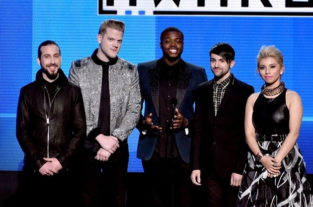 Gambar Foto Pentatonix Membacakan Nominasi