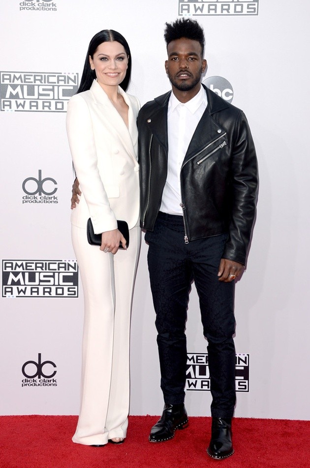 Gambar Foto Jessie J Bersama Luke James di Red Carpet American Music Awards 2014