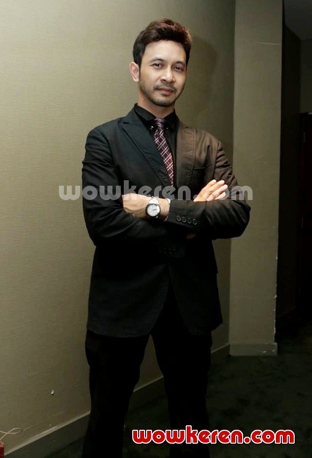 Gambar Foto Agung Udijana di Gala Premier 'Unlimited Love'