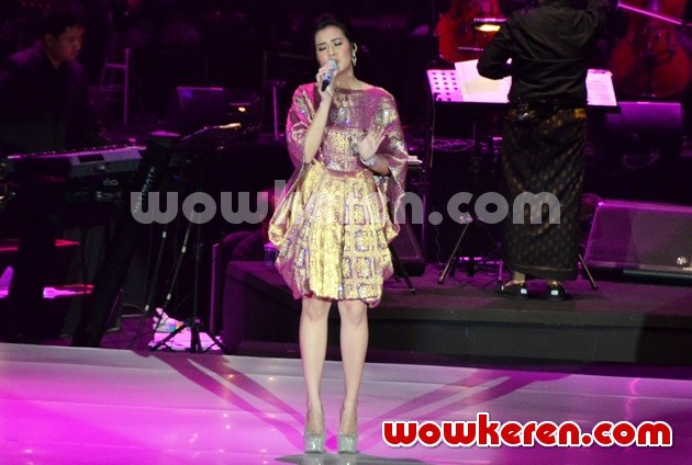 Gambar Foto Raisa Tampil Memesona di Konser 'Satu Indonesia'