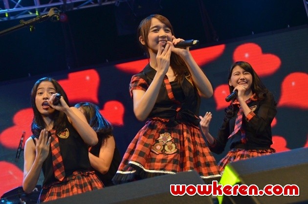 Gambar Foto JKT48 Tampil di Jakarta Music Festival 2014