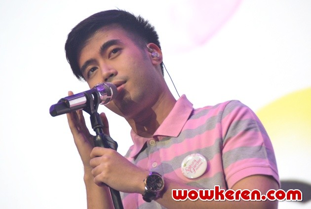 Gambar Foto Vidi Aldiano Tampil di Acara 'Garnier Sakura White Festival'