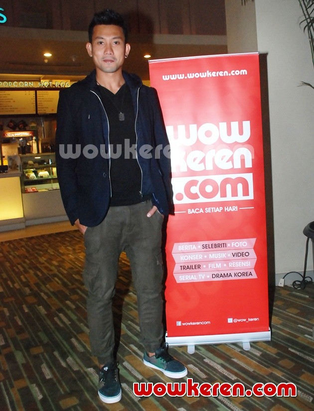 Gambar Foto Denny Sumargo di Gala Premier 'Danau Hitam'