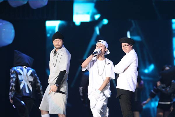 Gambar Foto Penampilan B.I iKON dan Epik High di MAMA 2014