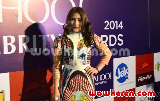 Gambar Foto Prilly Latuconsina di Yahoo! Celebrity Awards 2014