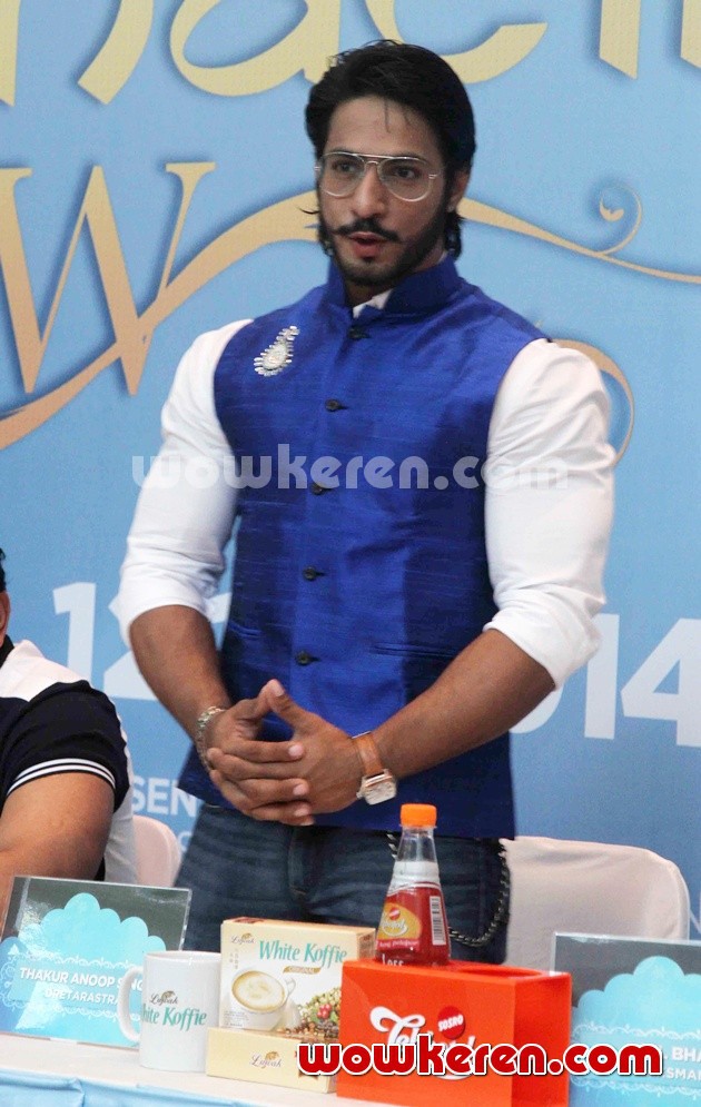 Gambar Foto Thakur Anoop Singh di Jumpa Pers Drama Musikal 'Mahacinta Show'