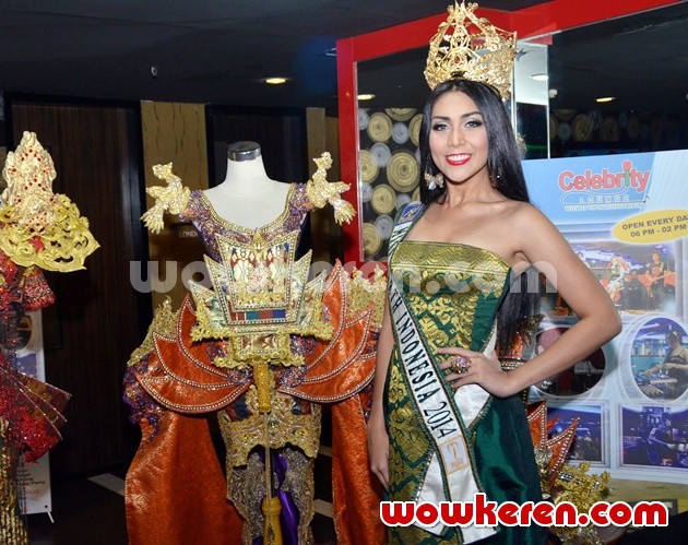Gambar Foto Penampilan Annisa Ananda Nusyirwan Saat Jumpa Pers Miss Earth 2014