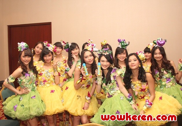 Gambar Foto JKT48 dalam Acara Launching Produk Mustika Puteri Lovely Mood