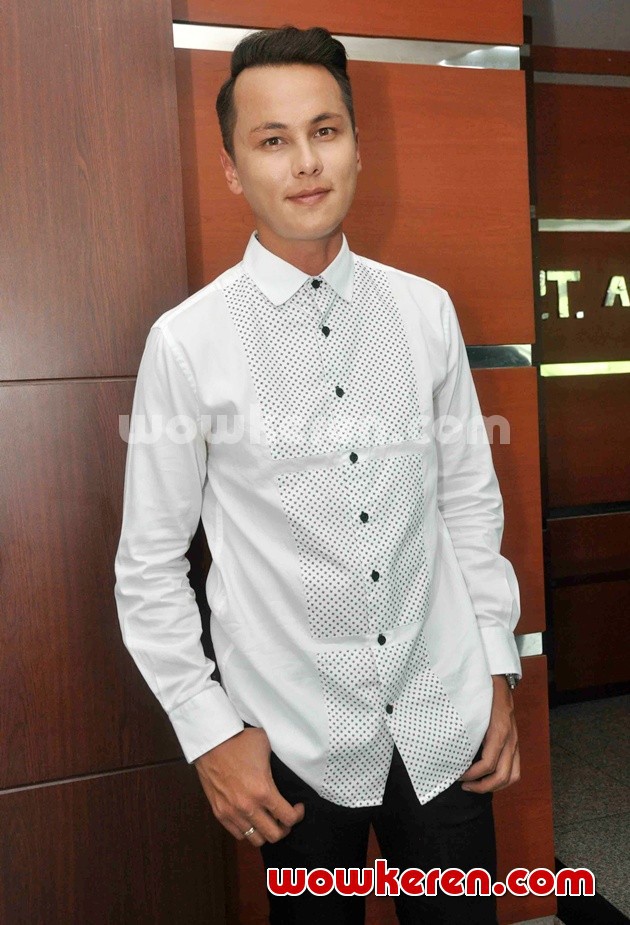 Gambar Foto Andhika Pratama Usai Syukuran FTV 'Kepentok Cinta Office Girls'