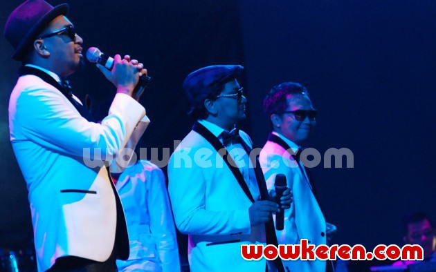 Gambar Foto Penampilan Trio Lestari di 'Trio Lestari Show Musical Concert 2014'