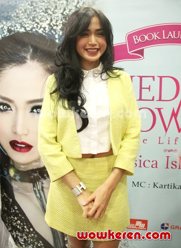 Gambar Foto Jessica Iskandar Launching Buku 'Jedar Power: Love Life Lord'
