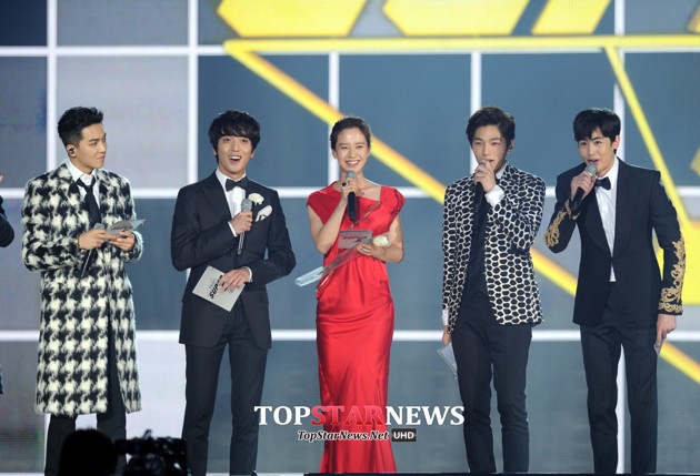 Gambar Foto Min Ho Winner, Yong Hwa CN Blue, Song Ji Hyo, L Infinite dan Nichkhun 2PM di SBS Gayo Daejun 2014