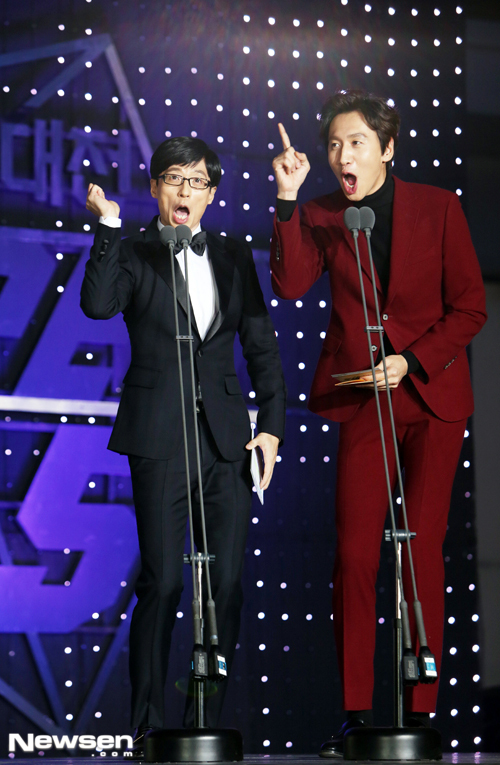 Gambar Foto Yoo Jae Seok dan Lee Kwang Soo di SBS Gayo Daejun 2014