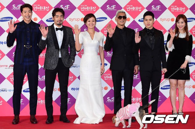 Gambar Foto Pengisi Acara 'Roommate' di Red Carpet SBS Entertainment Awards 2014