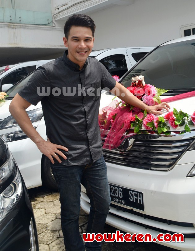 Gambar Foto Jonathan Frizzy Saat Ditemui di Kawasan Menteng ,Jakarta Pusat
