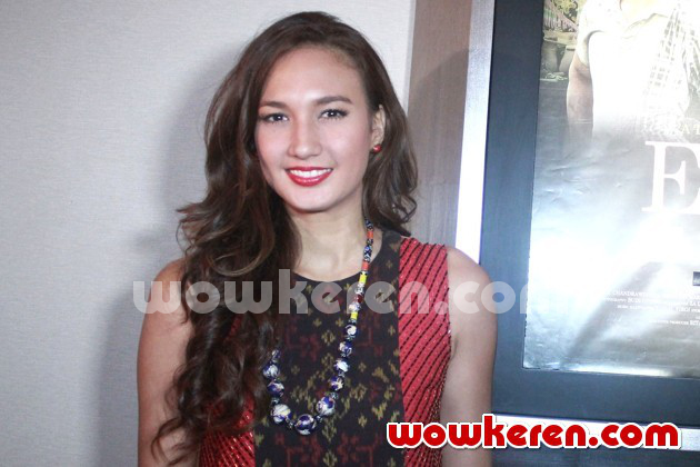 Gambar Foto Nadine Chandrawinata di Jumpa Pers Film 'Erau Kota Raja'