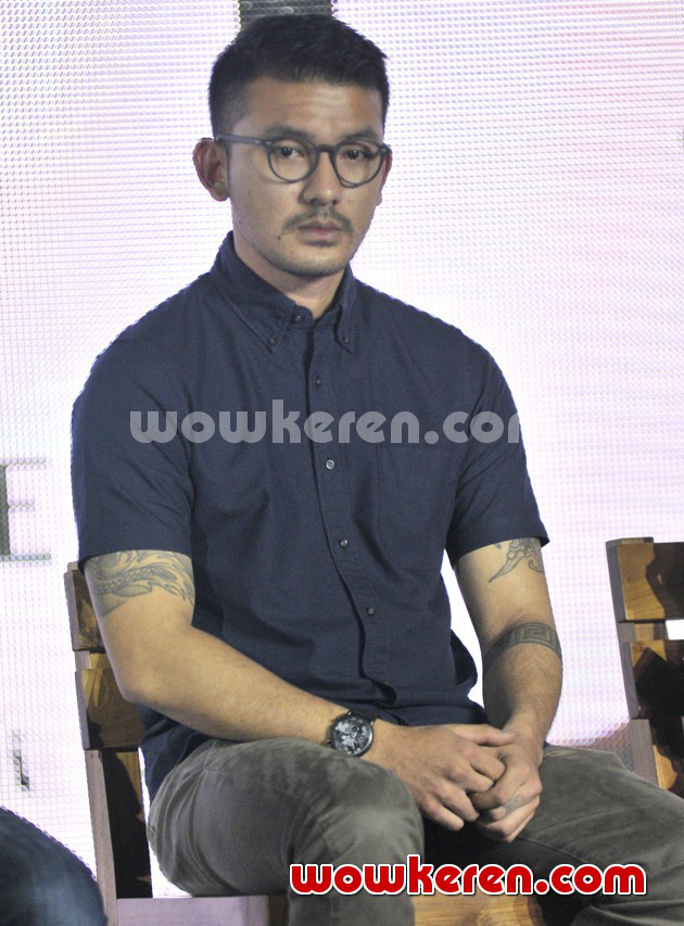Gambar Foto Rio Dewanto di Jumpa Pers Film 'Filosofi Kopi'