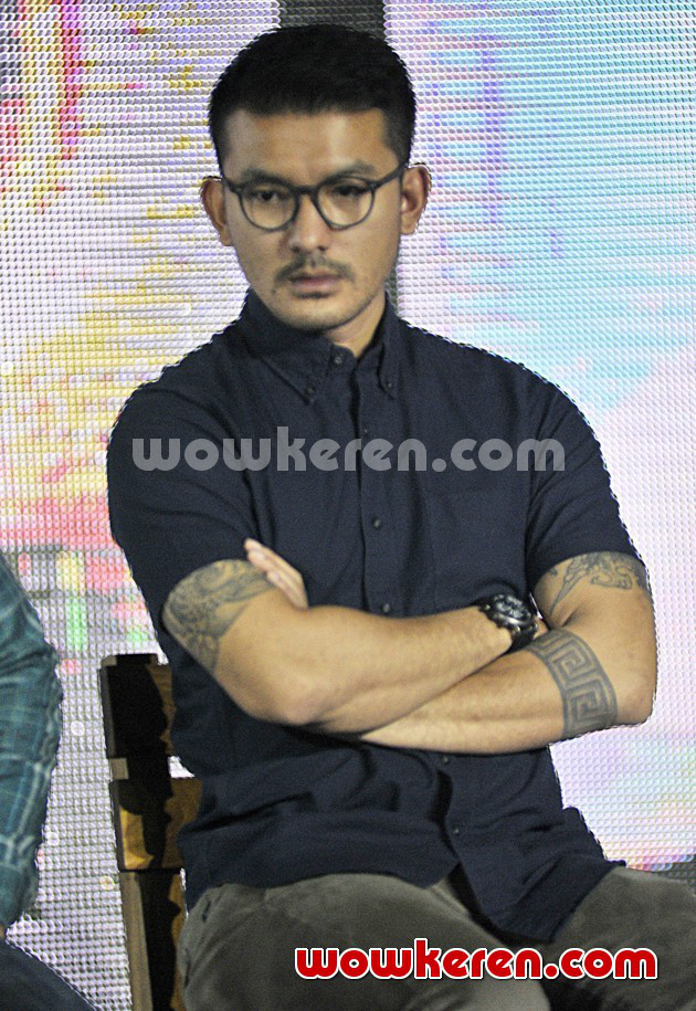Gambar Foto Rio Dewanto di Jumpa Pers Film 'Filosofi Kopi'