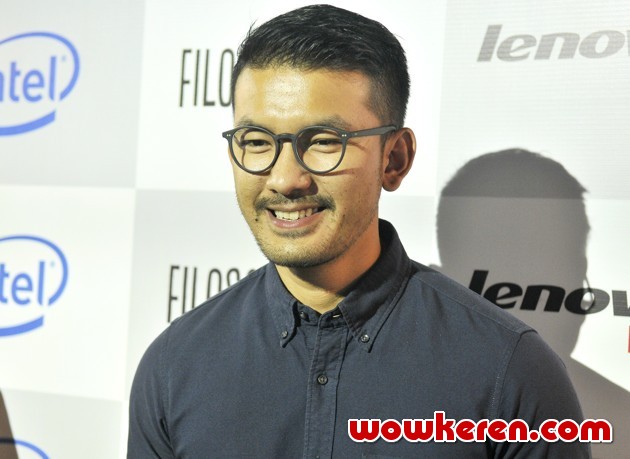 Gambar Foto Rio Dewanto di Jumpa Pers Film 'Filosofi Kopi'