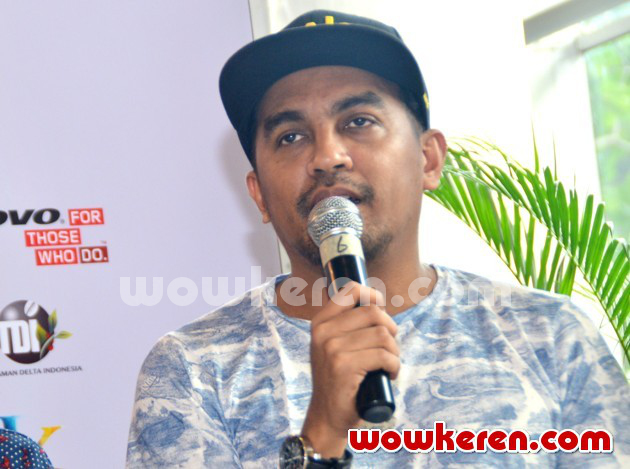 Gambar Foto Glenn Fredly di Syukuran Film 'Filosofi Kopi'
