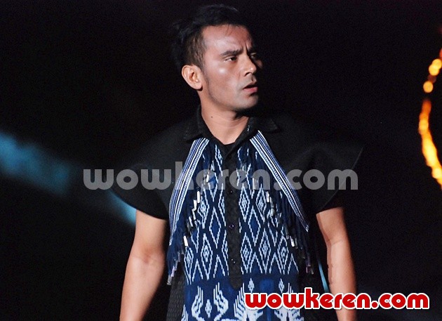Gambar Foto Judika di Panggung Konser Raya '20 Tahun Indosiar'