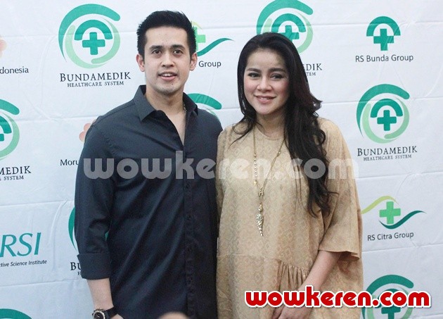 Gambar Foto Aufar Hutapea dan Olla Ramlan Gelar Jumpa Pers Terkait Kelahiran Aleena