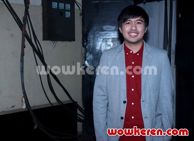 Gambar Foto Joshua Suherman Usai Mengisi Program 'Rumpi'