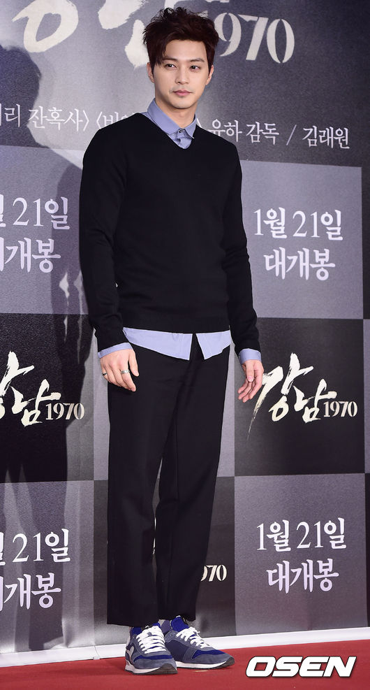 Gambar Foto Kim Ji Hoon di Premiere Film 'Gangnam 1970'