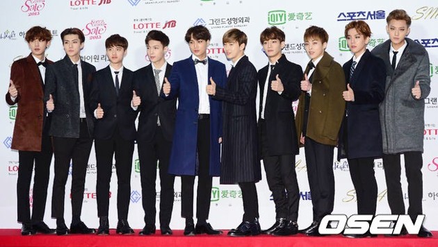 Gambar Foto EXO di Red Carpet Seoul Music Awards 2015