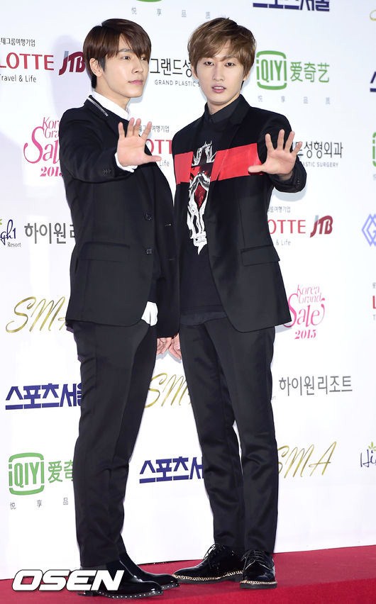 Gambar Foto Donghae dan Eunhyuk Super Junior di Red Carpet Seoul Music Awards 2015