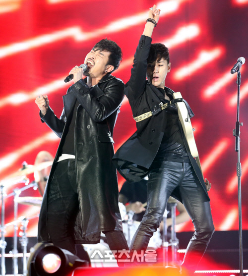 Gambar Foto Penampilan Band N.EX.T di Seoul Music Awards 2015