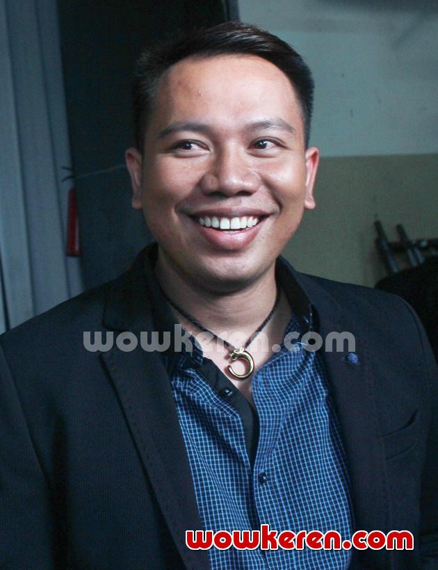Gambar Foto Vicky Prasetyo Saat Ditemui di Studio Palem, Jakarta