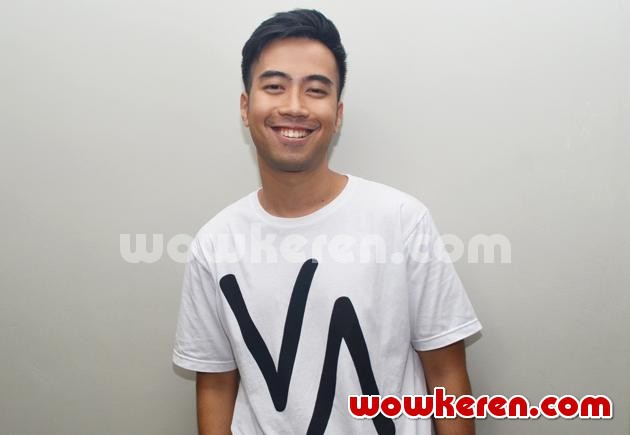 Gambar Foto Vidi Aldiano Saat Ditemui di Senopati, Jakarta Selatan
