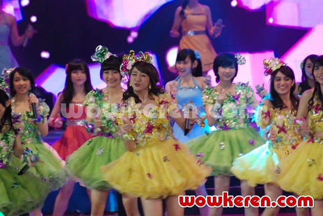 Gambar Foto JKT48 Tampil di Dahsyatnya Awards 2015