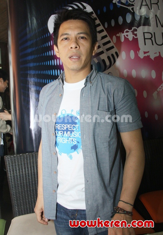 Gambar Foto Ariel NOAH di Press Conference Penegasan kepada Rumah Karaoke