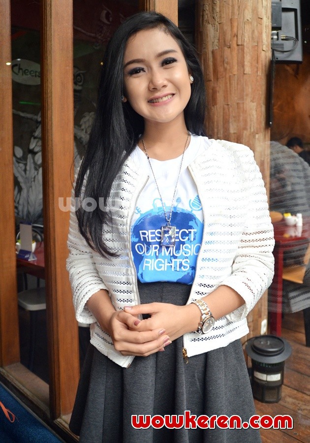 Gambar Foto Cita Citata di Press Conference Penegasan kepada Rumah Karaoke