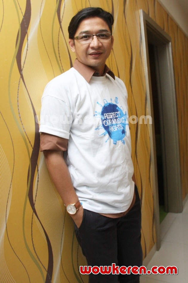 Gambar Foto Pasha Ungu di Press Conference Penegasan kepada Rumah Karaoke