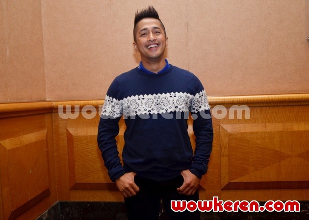 Gambar Foto Irfan Hakim di Press Conference Mark Plus Insight Survey Online Indonesia